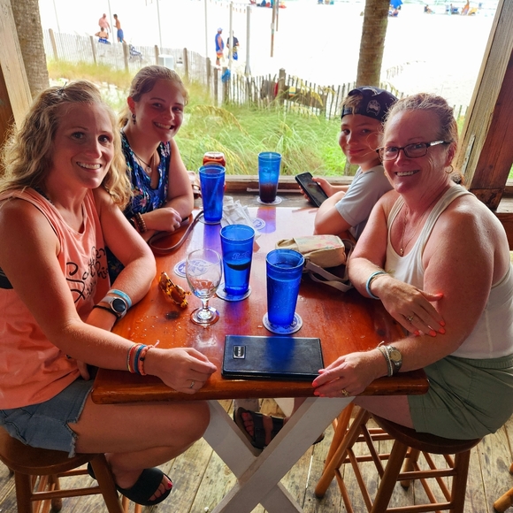 Meet your Posher, Miranda - Picture 5 of 11